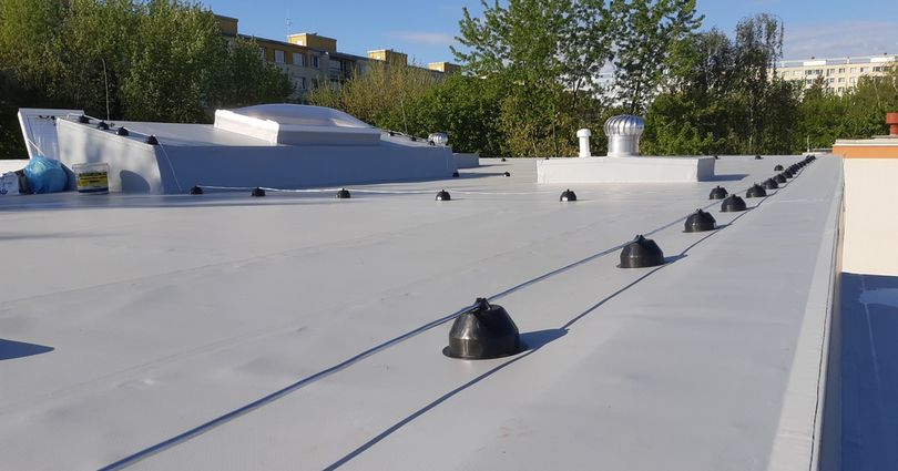 Rekonstrukce ploché střechy BD - zateplení EPS, hydroizolace PVC