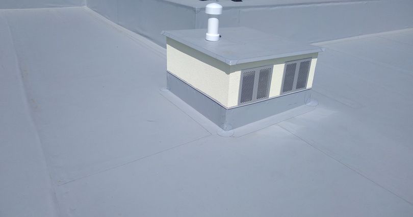 Hydroizolace ploché střechy bytového domu