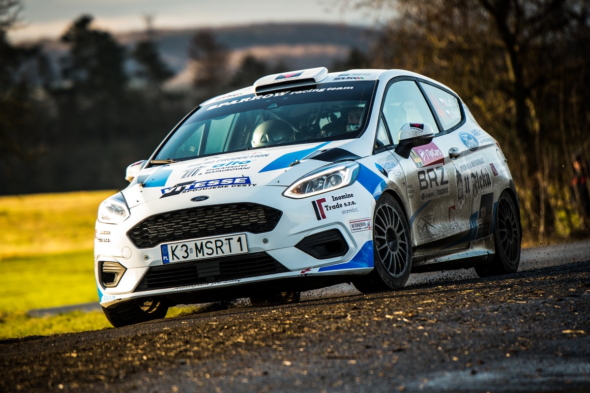 GFX | ford-fiesta-r2t | 01.jpg